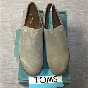 TOMS Women's Light Gray Suede Ankle Booties